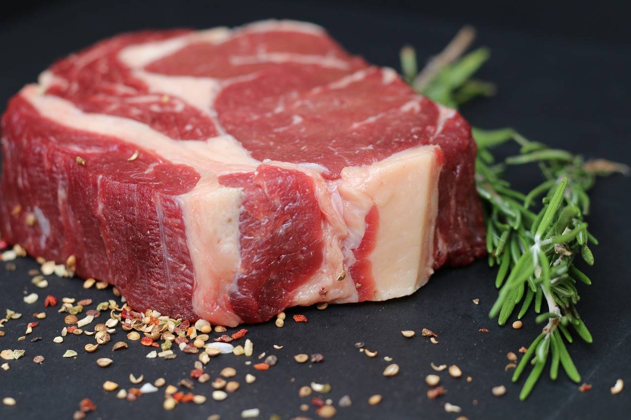 Rotes Fleisch und Gesundheit: Kann es tatsächlich das Altern beschleunigen?