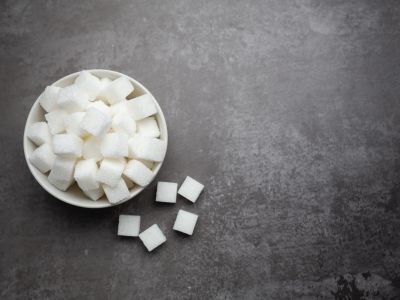 Alternativen zu raffiniertem weißen Zucker: Welche Möglichkeiten gibt es für eine gesündere Ernährung?