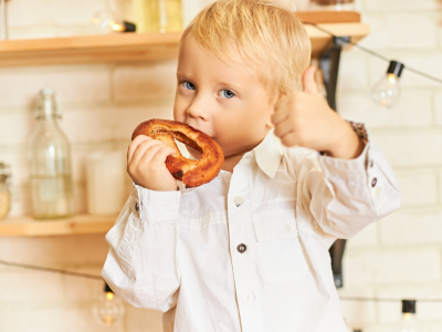 Top 10 der gefährlichsten Lebensmittel für Kinder unter 5 Jahren wegen Erstickungsgefahr