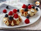 Rezept Gefüllte waffeln mit früchten, schokolade und schlagsahne