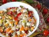 Rezept Vegetarischer reissalat: feta, mais, karotten, erbsen, kirschtomaten und minze