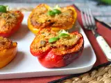 Rezept Gebackene vegetarische gefüllte paprika: das einfache und schmackhafte rezept mit gemüse und mozzarella-käse