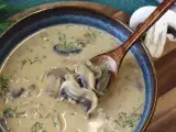 Rezept Ungarische Pilzsuppe mit Paprika und Dill : cremig und einfach