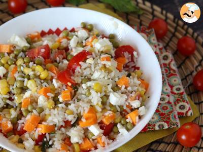 Rezept Vegetarischer reissalat: feta, mais, karotten, erbsen, kirschtomaten und minze