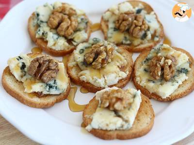 Rezept Toast mit roquefort, walnüssen und honig