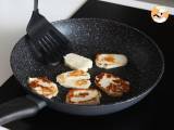 Gebackener Halloumi in der Pfanne als süß-salzige Version mit Honig und Rosmarin - Zubereitung Schritt 4