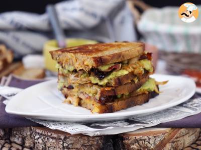 Amerikanisches Grilled-Cheese-Sandwich: Huhn, Avocado, Speck - foto 4