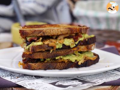 Amerikanisches Grilled-Cheese-Sandwich: Huhn, Avocado, Speck - foto 6