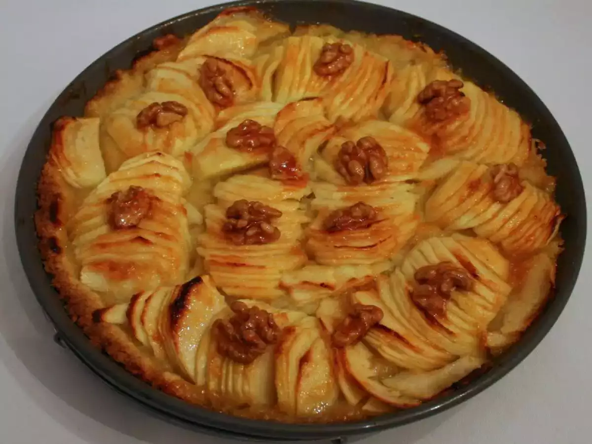 Apfeltarte mit Walnüssen