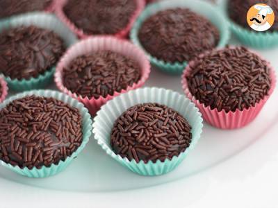 Brigadeiro, kleine brasilianische Süßigkeiten - foto 3