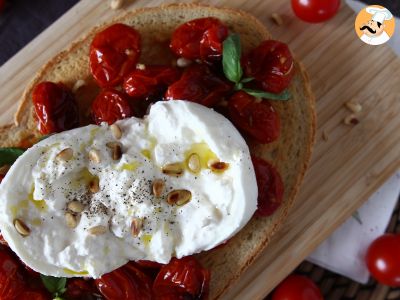 Bruschetta aus gerösteten Tomaten und Burrata - foto 2