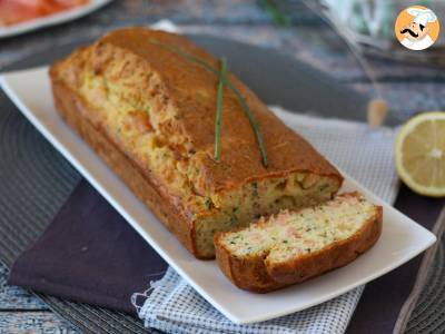 Cake mit Räucherlachs, Zitrone und Schnittlauch