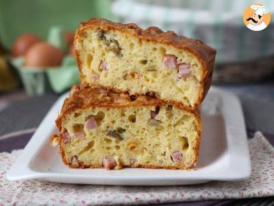 Cake mit Schinken, Oliven und getrockneten Tomaten mit Skyr