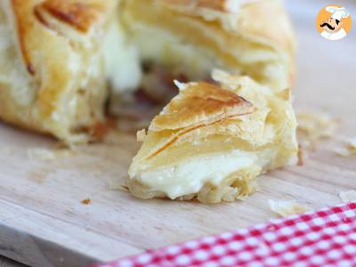 Camembert-Blätterteig mit Schinken und Zwiebeln - foto 2