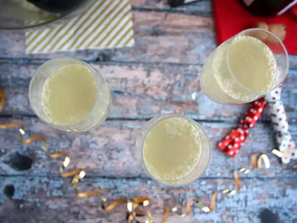 Champagnersuppe, ein festlicher Cocktail - foto 3