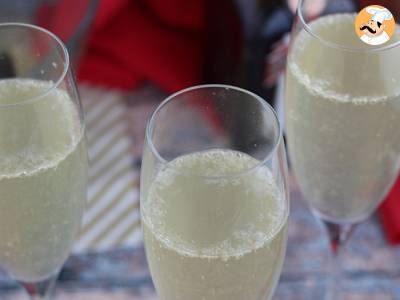 Champagnersuppe, ein festlicher Cocktail - foto 2