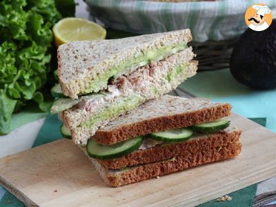 Club-Sandwich mit Thunfisch und Avocado