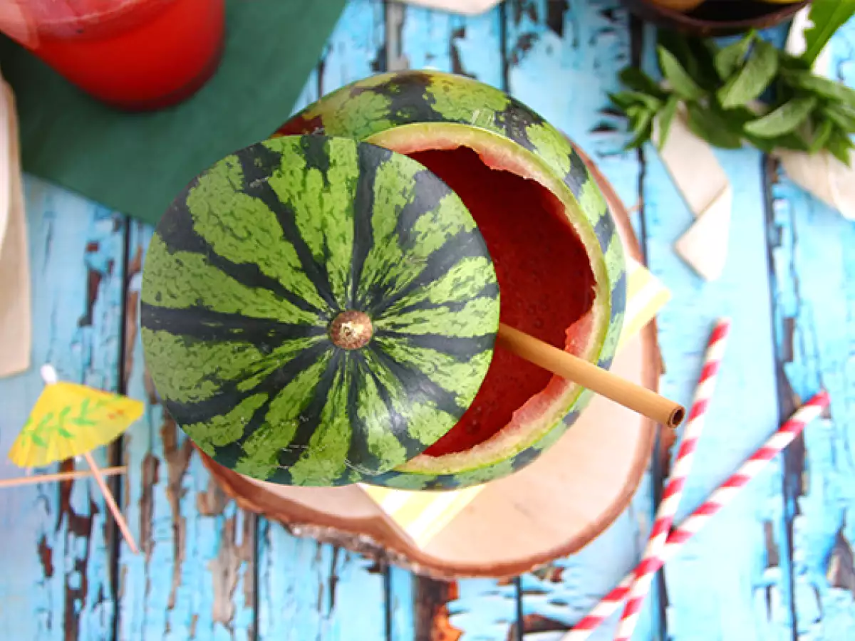 Cocktail Gin in einer Wassermelone - foto 2