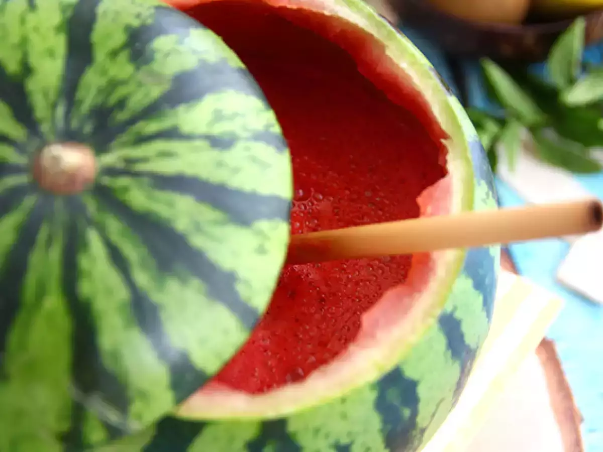 Cocktail Gin in einer Wassermelone - foto 4