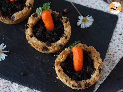 Cookies Cups mit Schokoladenganache nach Art eines kleinen Karottentopfes garniert - foto 4