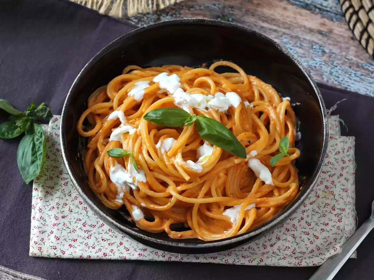 Cremige Nudeln mit Burrata und Kirschtomaten - foto 4