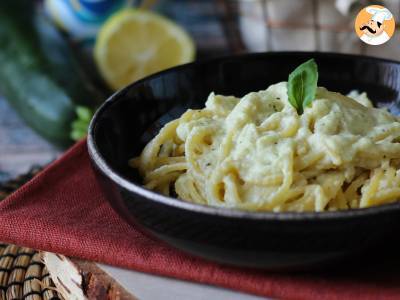 Cremige Nudeln mit Zucchini und griechischem Joghurt - foto 3