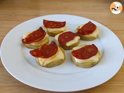 Crostini aus Polenta mit Scamorza-Käse und Peperoni - foto 4