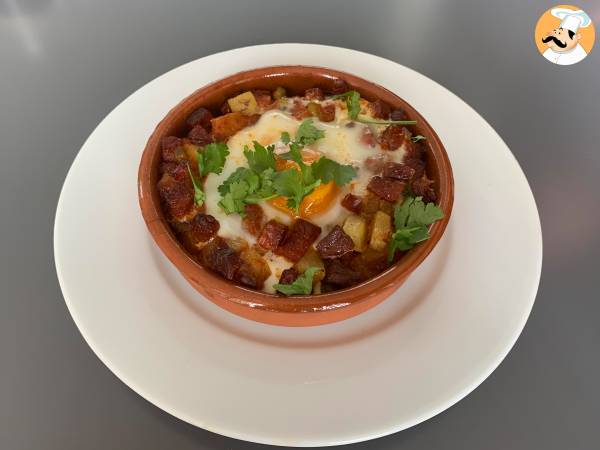 Eier nach Flamenco-Art mit Kartoffeln und Chorizo-Wurst - foto 2