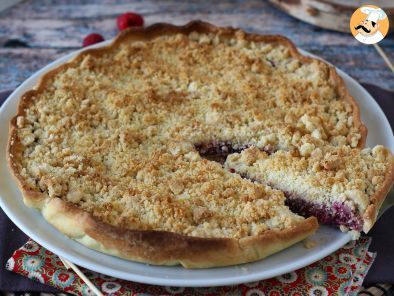 Express-Streuselkuchen mit roten Früchten