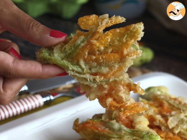 Gebratene Zucchiniblüten, das Rezept für Teig mit Sprudelwasser - foto 4