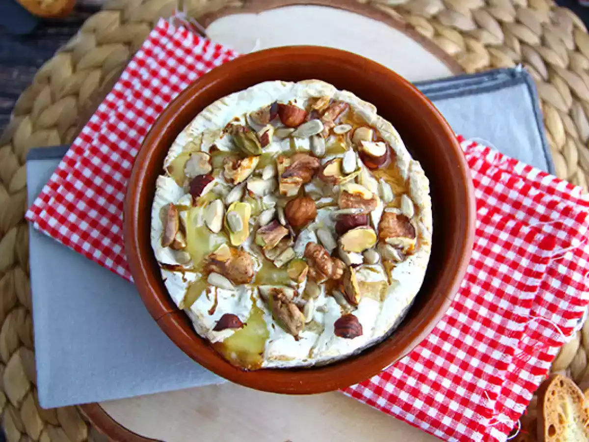 Gebratener Camembert, Honig und Nüsse - foto 5