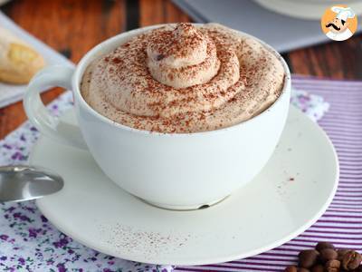 Gefrorener Cappuccino, ein köstliches Dessert aus Kaffee