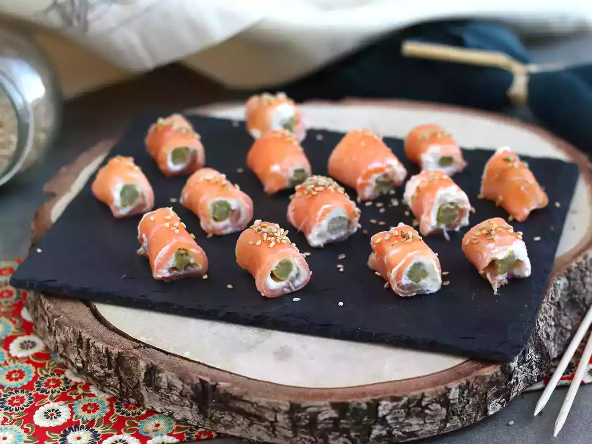 Gerollter Lachs mit Ziegenkäse und Spargel - foto 4