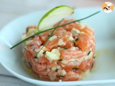 Gut gekühltes Tartar mit Lachs und grünem Apfel - foto 2