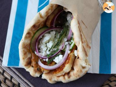 Gyros mit Halloumi, das griechische Sandwich in einer vegetarischen Version! - foto 3