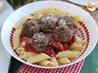 Hackbällchen aus Rindfleisch und Parmesan