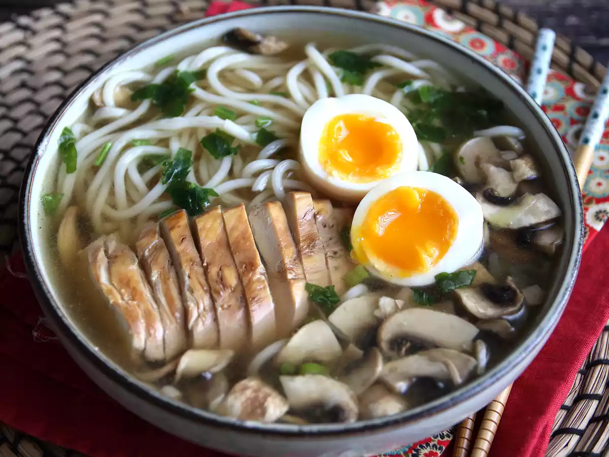 Hühnchen-Ramen: die einfache Version dieses ikonischen asiatischen Gerichts! - foto 2