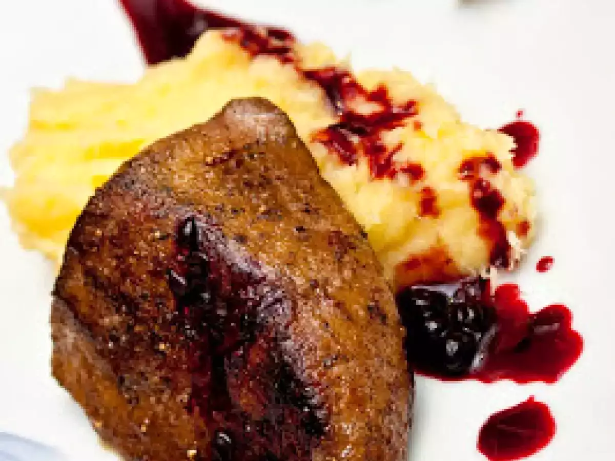 Kalbsleber in Zimtbutter mit Holunderbeerjus und Pastinakenpüree - foto 2