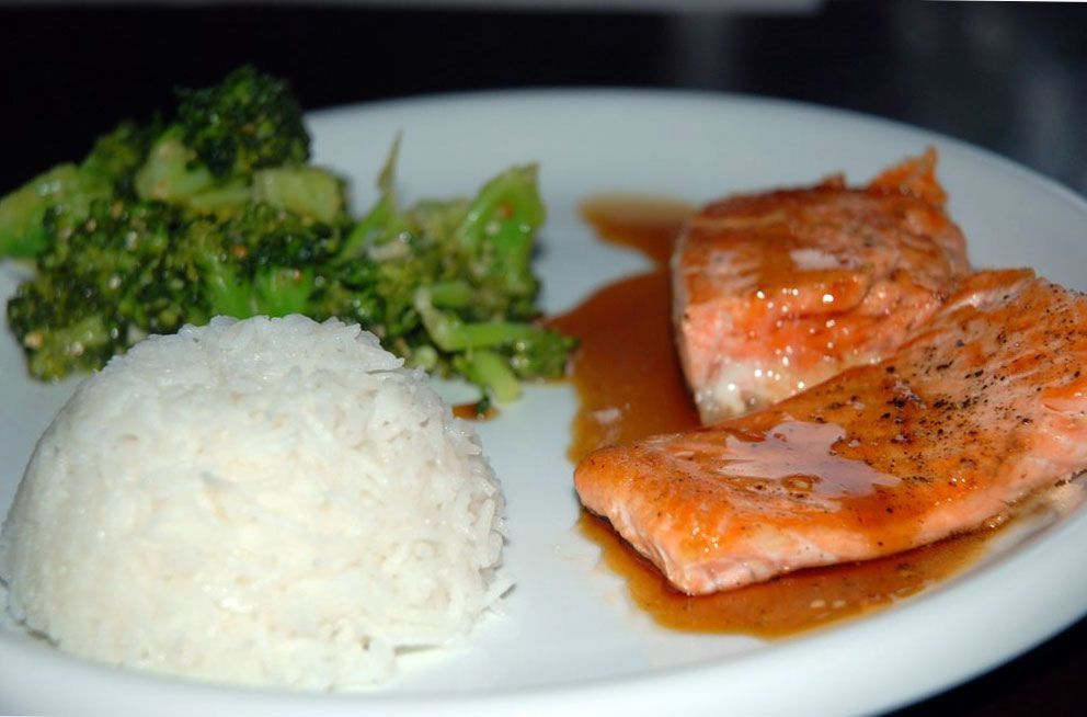 Lachs Teriyaki Mit Scharfem Brokkolisalat Und Reis - Rezept Petitchef