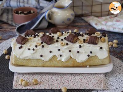 Leicht gerollt mit Kinder Bueno-Geschmack, perfekt als Geburtstagskuchen oder als Weihnachtsstollen!