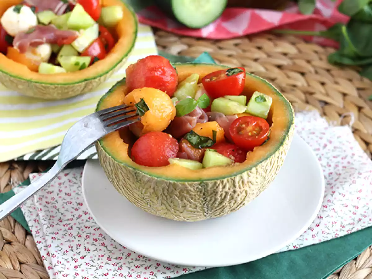 Melonensalat auf Melone - foto 3