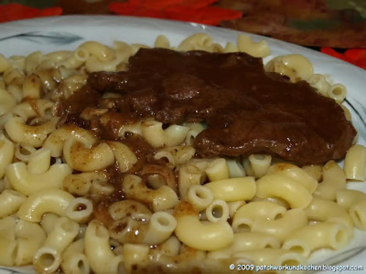 Nachgemacht Saftplätzli mit Hörnli - foto 2