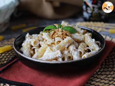 Nudeln mit Ricotta und Walnüssen: cremig und knackig