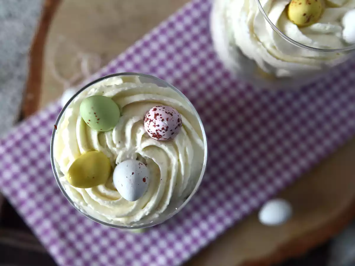 Ostergläser mit Brownie und Schlagsahne - foto 3