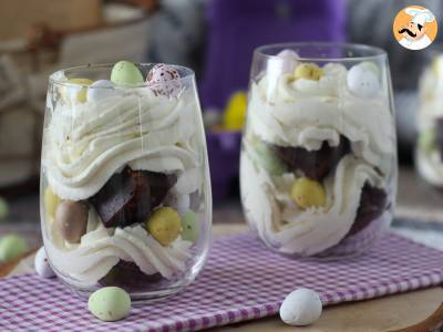 Ostergläser mit Brownie und Schlagsahne - foto 6