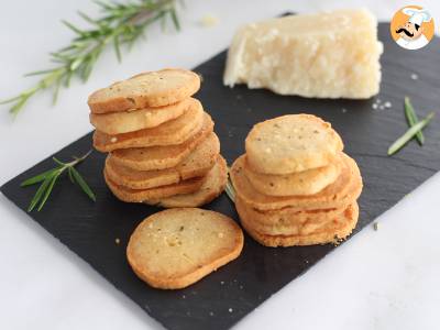 Parmesan und Kräuterbiskuit