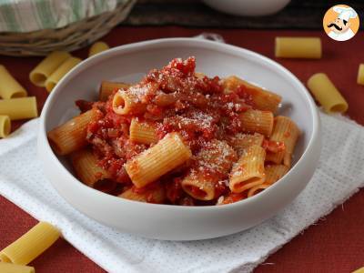 Pasta all'amatriciana, das traditionelle Rezept Schritt für Schritt erklärt