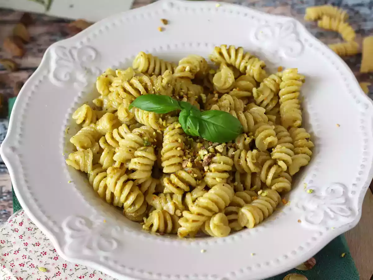 Pasta mit Pistazien-Pesto, ein schmackhaftes und leicht zuzubereitendes Rezept - foto 3