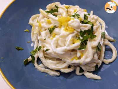 Pasta mit Ricotta und Zitrone, ein delikater erster Gang, der sehr einfach zuzubereiten ist!