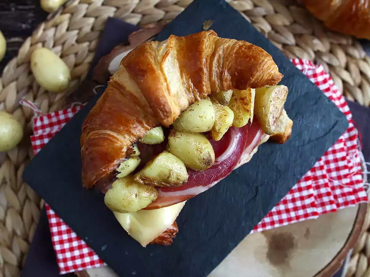Raclette-Croissant-Sandwich für einen gelungenen Gourmet-Brunch! - foto 2